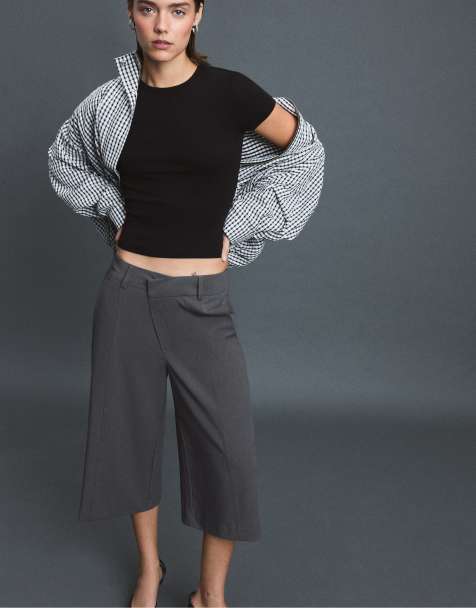 Stradivarius Wide-leg cross-waist bermuda shorts in dark grey - view 1