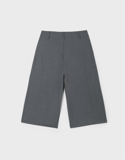 Stradivarius Wide-leg cross-waist bermuda shorts in dark grey, 7 of 7