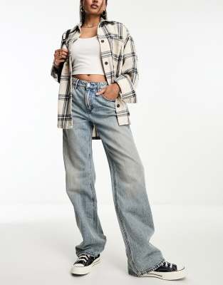 Stradivarius wide leg dad jeans in light vintage wash