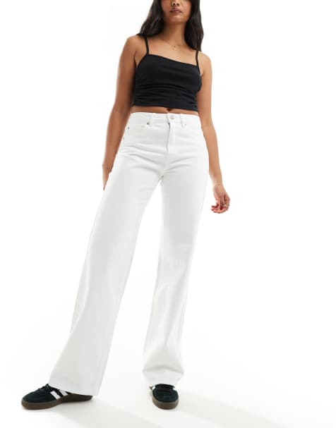 Stradivarius wide leg dad jeans in white - view 1