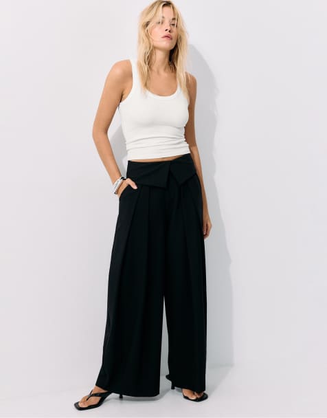 Stradivarius Wide-Leg-Hose mit umgeschlagenem Bund in Schwarz - view 1