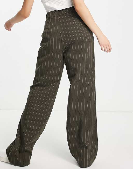 Stradivarius wide leg relaxed dad pants in dark pinstripe, 2 of 4