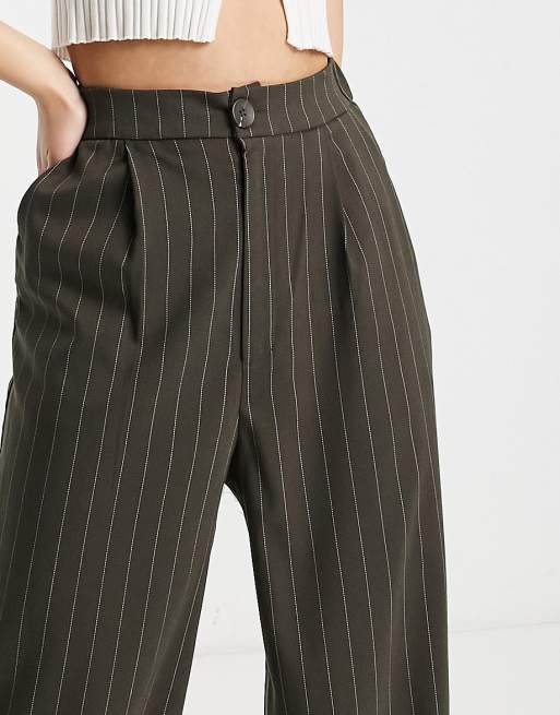 Stradivarius wide leg relaxed dad trousers in dark pinstripe, 3 of 4
