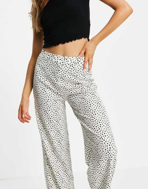 Stradivarius wide leg relaxed trouser in white polka dot, 3 of 4