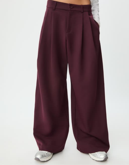 Stradivarius Wide leg smart trousers with darts in burgundy, 2 of 4