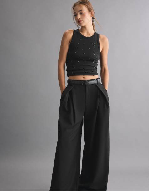 Stradivarius Wide-leg trousers with darts and belt in black - view 1