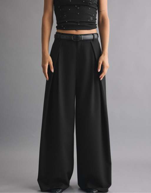 Stradivarius Wide-leg trousers with darts and belt in black, 2 of 7