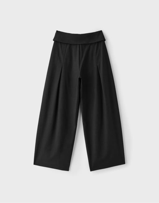 Stradivarius Wide-leg trousers with turned-up waistband in black, 7 of 7