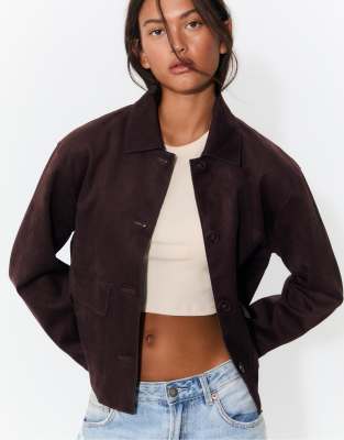 Stradivarius - Wildlederimitat-Jacke in Burgunderrot mit Taschen