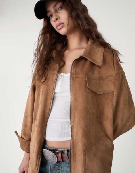 Stradivarius – Wildlederimitat-Jacke in Karamell mit Schnallen - view 1