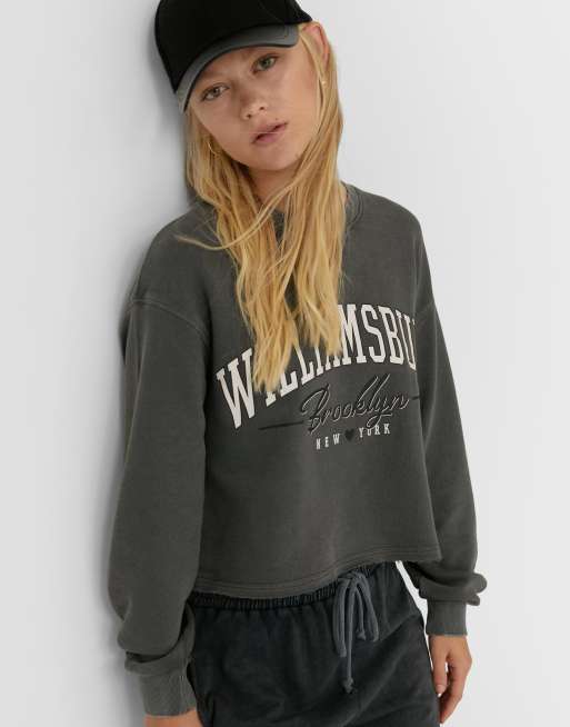 Stradivarius – Williamsburg – College-Sweatshirt in grauer Acid-Waschung, 4 von 4