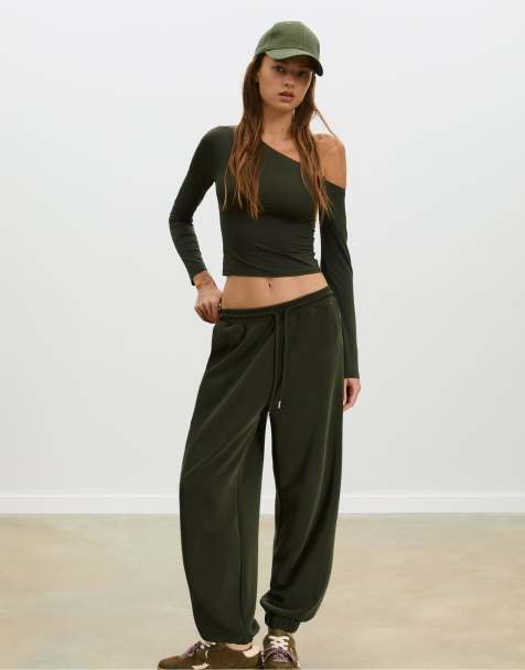 Stradivarius - Zacht aanvoelende baggy joggingbroek in groen - view 1