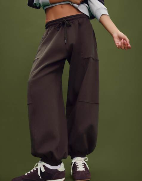 Stradivarius - Zachte joggingbroek met ballonpijpen in bruin - view 1