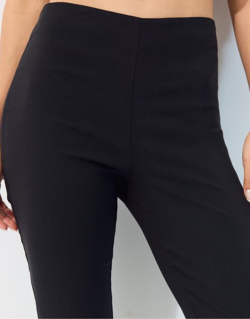 Stradivarius – Zigarettenhose aus Bengaline in Schwarz, 4 von 4