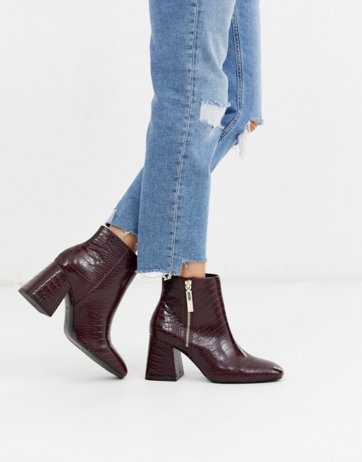 Stradivarius zip side heeled boots in burgundy