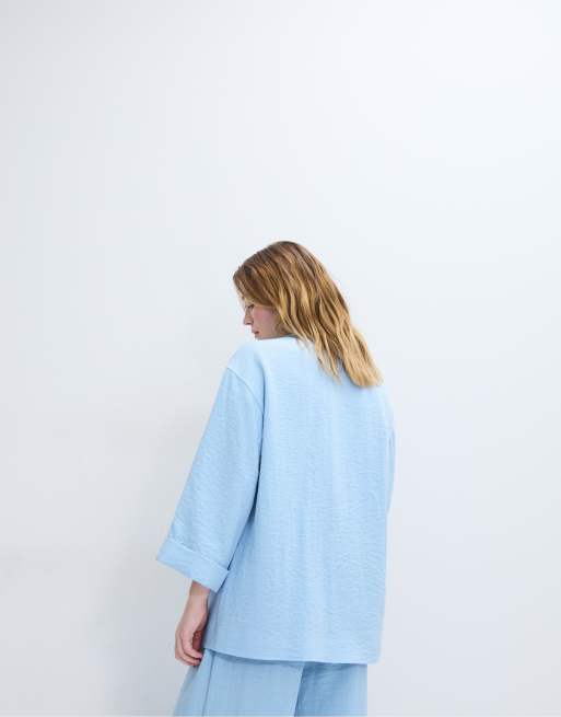 Stradivarius – Zweireihiger Blazer aus fließendem Material in Blau, 3 von 4