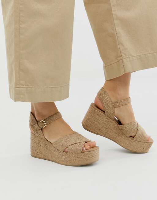 Sandalias outlet rafia stradivarius