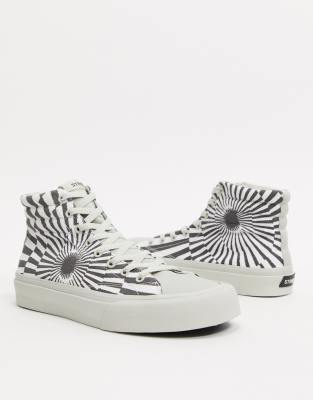 straye high tops