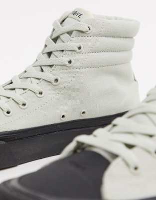 straye high tops
