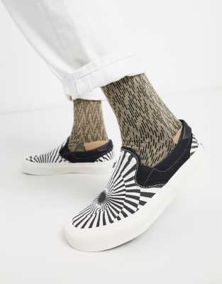 straye slip on