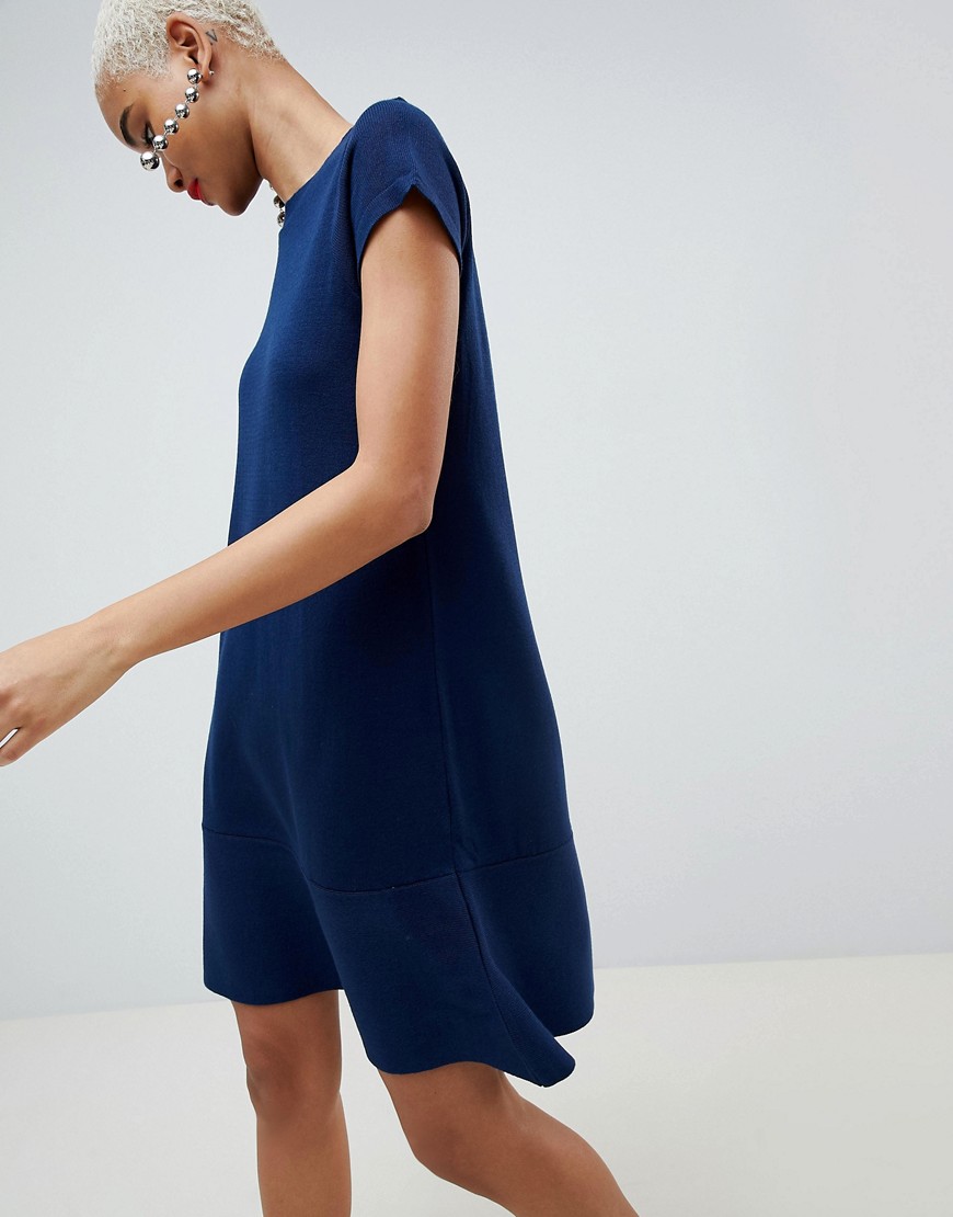 Strikket kjole med foldet kant og korte ærmer fra ASOS DESIGN-Marineblå