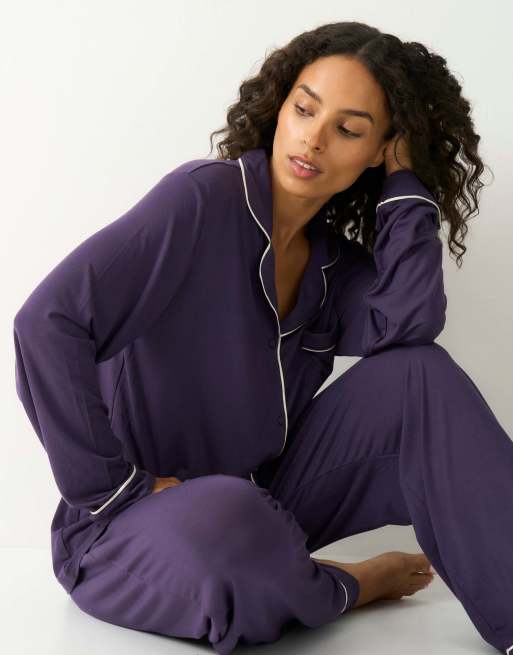 Stripe and Stare Long pyjama set in navy, 4 of 5