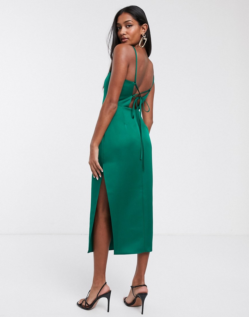 фото Структурированное атласное платье-футляр миди asos design-зеленый