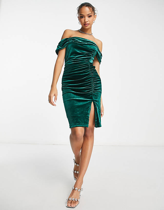 Style Cheat - bardot ruched velvet mini dress in emerald green