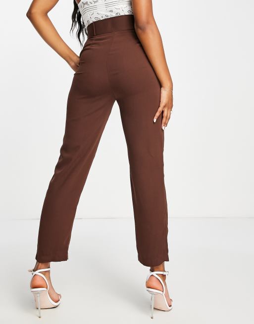 Style Cheat – Elegante Hose in Schokobraun mit hohem Bund und Gürtel, 3 von 4
