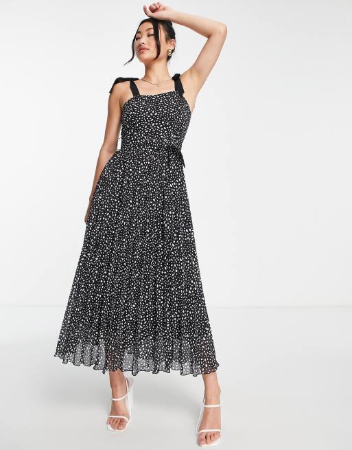 Style Cheat - Geplooide midi-jurk met gestrikte schouders, riem en stippenprint in zwart-wit
