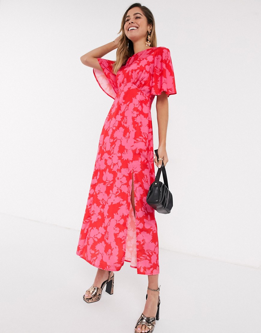 Style Cheat - Halflange jurk met fladdermouwen en bloemenprint in rood-Multi