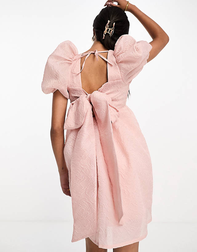 Style Cheat - puff sleeve jacquard mini dress in blush pink