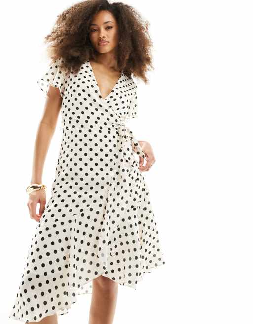 Style Cheat Robe cache c ur mi longue a volants Noir a pois blancs ASOS
