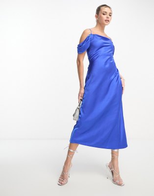 Style Cheat - Schulterfreies Midaxikleid aus Satin in Kobaltblau