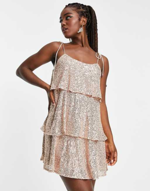 Style Cheat Vestito corto a balze color champagne con paillettes