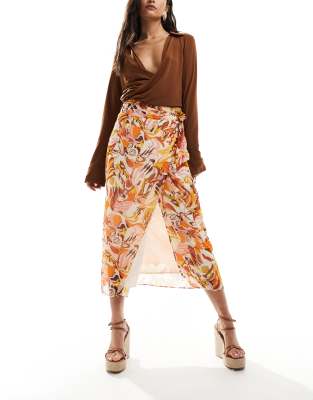 wrap midi skirt in floral print-Multi