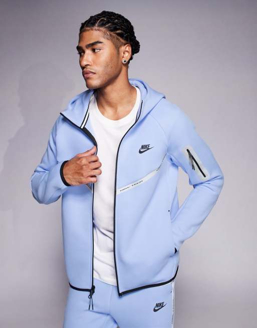Sudadera azul claro con capucha, cremallera y detalles reflectantes Tech Fleece de Nike, 2 de 5
