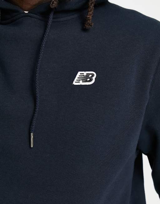 Sudadera azul marino con capucha y logo pequeño de New Balance, 3 de 4