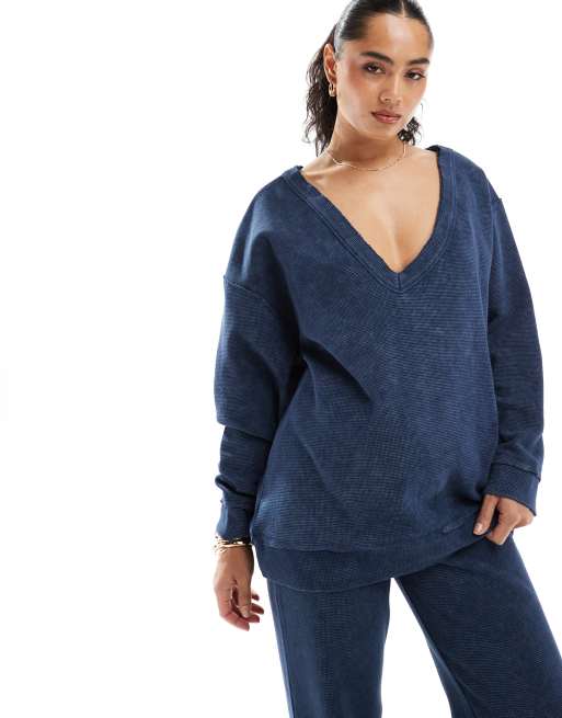 Sudadera azul marino lavado extragrande con escote Bardot de pico de tejido gofrado de ASOS DESIGN (parte de un conjunto)