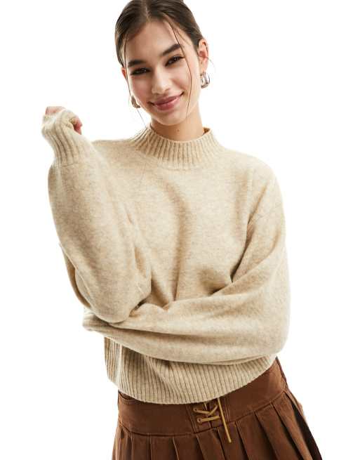 Sudadera beis con cuello alzado de punto de Monki