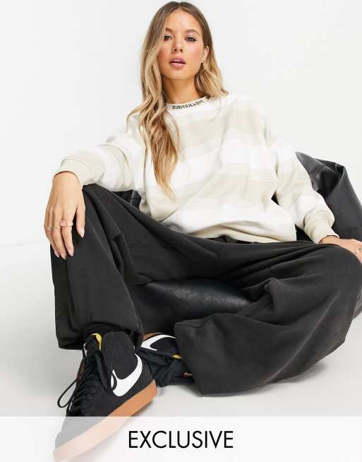 Sudadera beis extragrande a rayas exclusiva en ASOS de Quiksilver