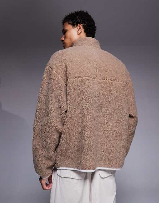 Sudadera beis holgada con cuello alzado, cremallera y ribetes de borreguito de ASOS DESIGN, 3 de 5