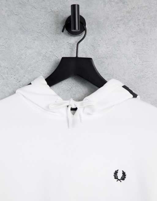 Sudadera blanca con capucha y gr fico de Fred Perry ASOS