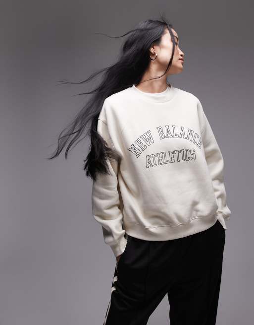 Sudadera blanco hueso con estampado gráfico de New Balance