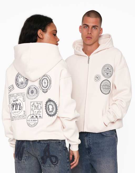 Sudadera blanco hueso extragrande con capucha, cremallera y estampado de sellos postales de Multiply Apparel