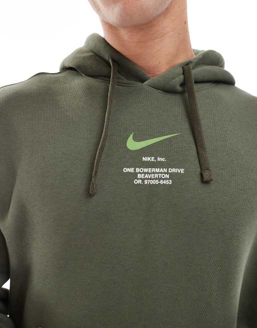 Sudadera caqui con capucha y estampado gráfico en la espalda del logo Swoosh de Nike Club, 4 de 4