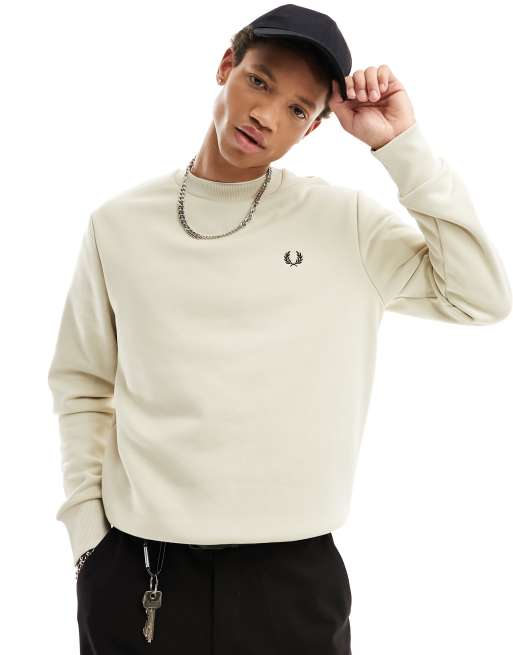 Sudadera color crema con estampado curvado de Fred Perry