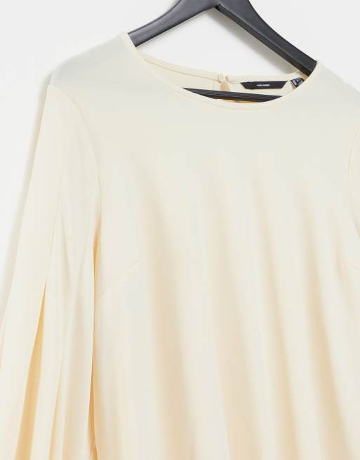 Sudadera color crema con mangas voluminosas de Vero Moda Curve, 3 de 4