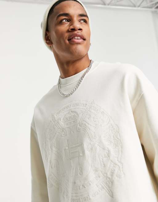 Sudadera color crudo extragrande con escudo bordado en el pecho de Topman
