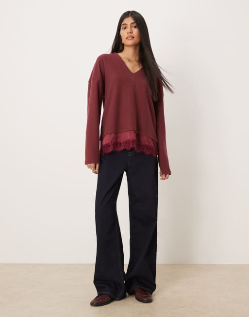 Sudadera color higo de tejido muy suave con cuello de pico e inserto de encaje de ASOS DESIGN, 2 de 4